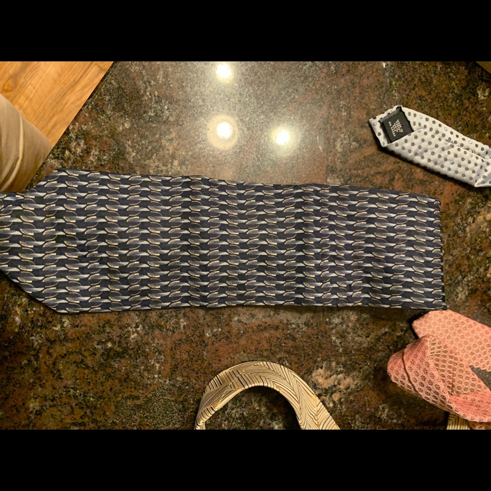 Stafford blue pattern tie. No tags never worn.